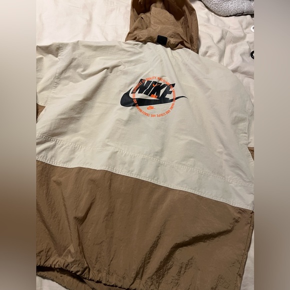 Nike windbreaker jacket - Picture 2 of 3